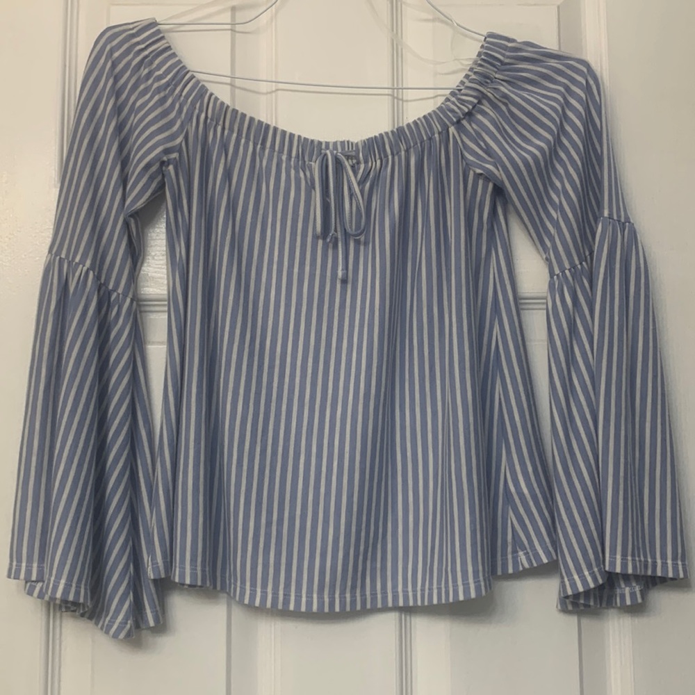American Eagle Small shirt